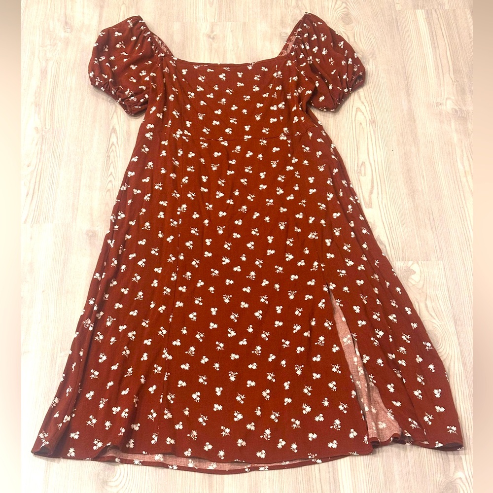 Floral Puff Sleeve Dress in Brown